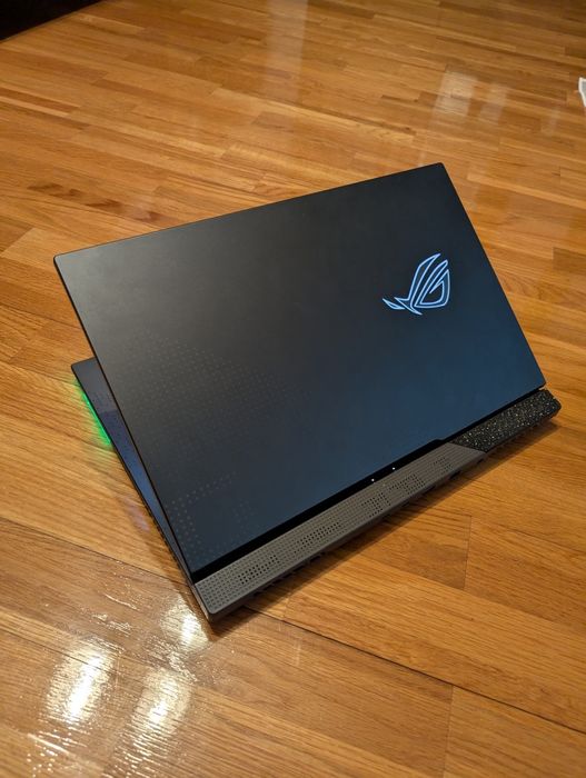 Laptop Asus rog strix 17" rtx 3080 Ryzen 9 6900hx 32gb + TORBA MONITOR