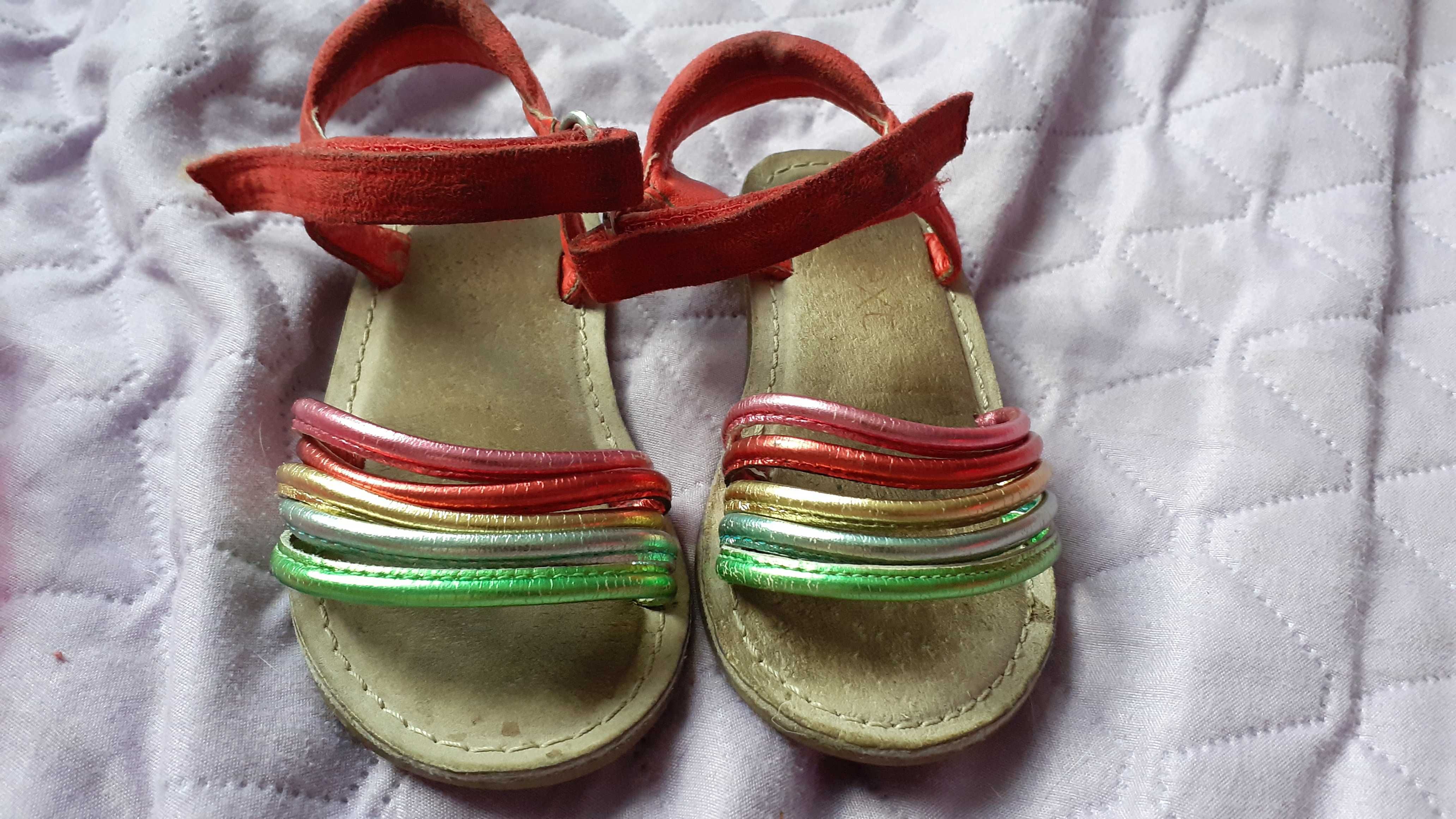 czerwone sandałki dla dziewczynki na lato NEXT 24