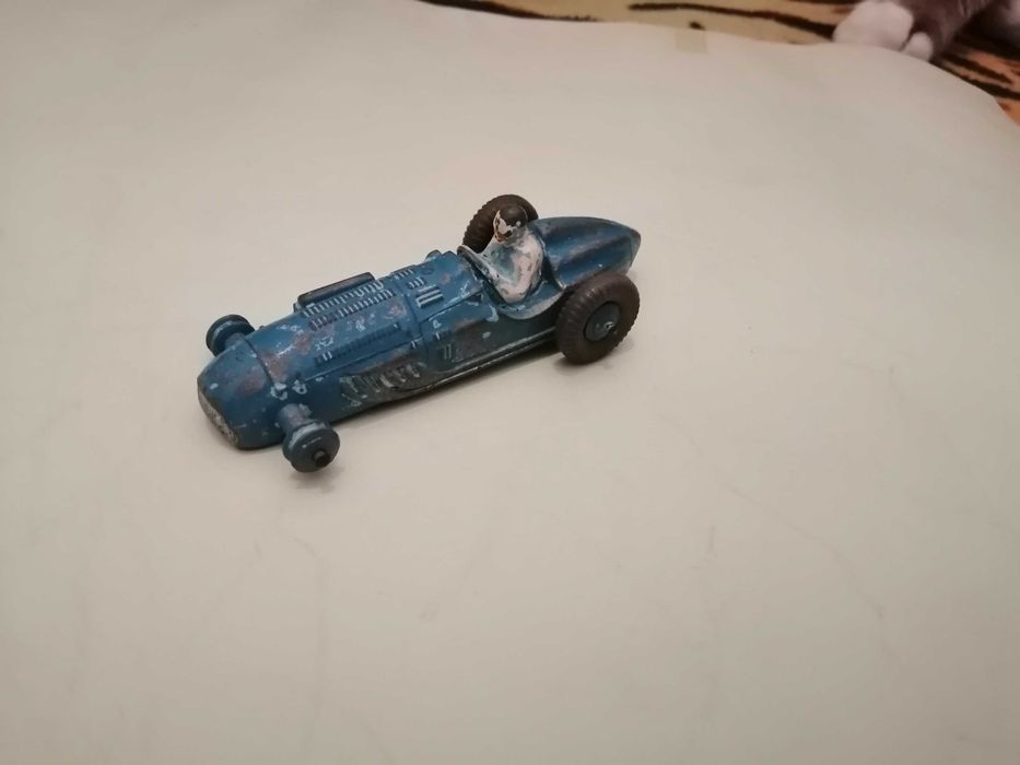 Miniatura  Dynky Toys e Corgi  1/43