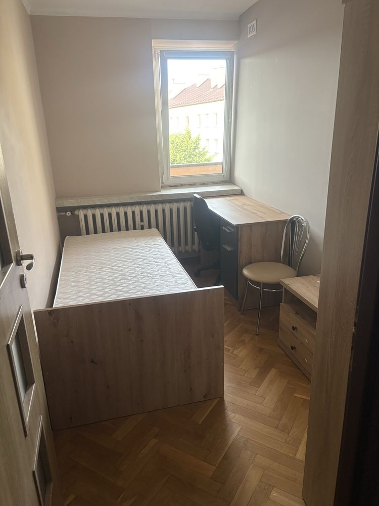Pokój dla studentki do wynajęcia ( Rezerwacja do 10/08/25 )