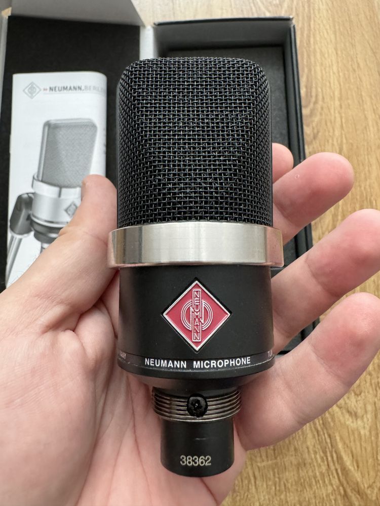 Мікрофон Neumann TLM 102 + Shockmount Neumann EA 4