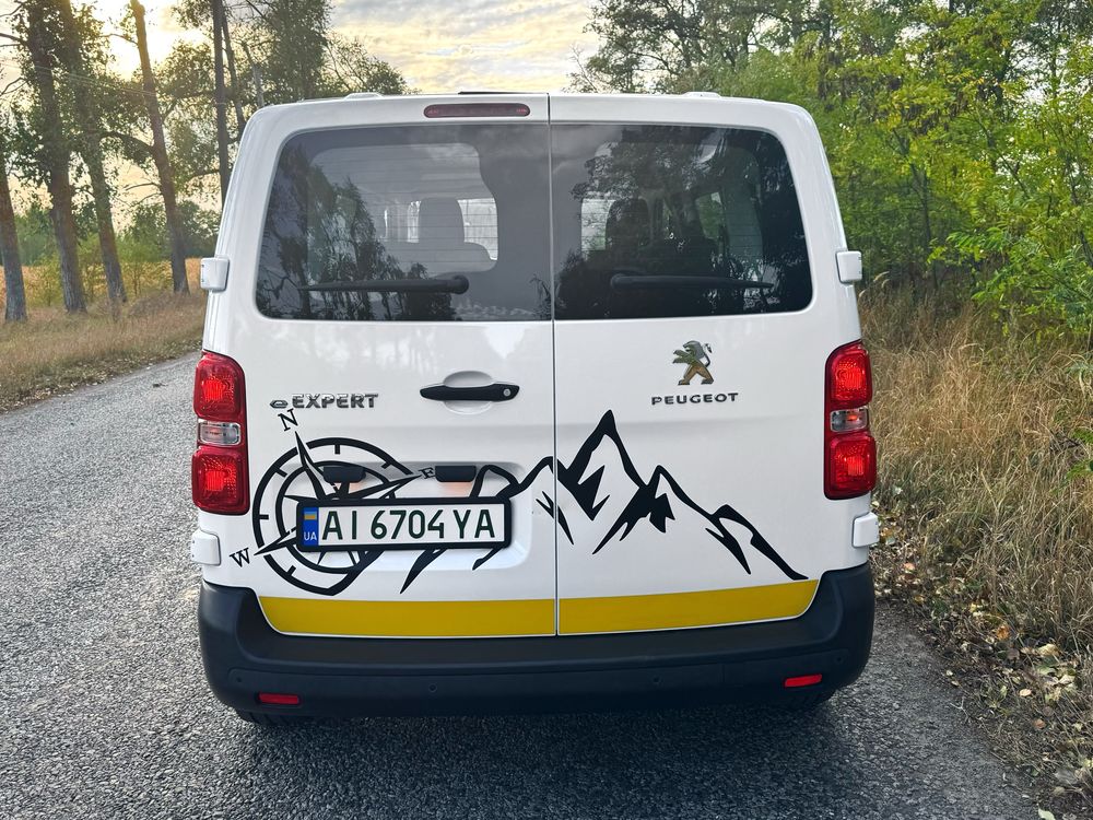 Автомобіль Peugeot e-Expert EV L2 100kW 50kWh