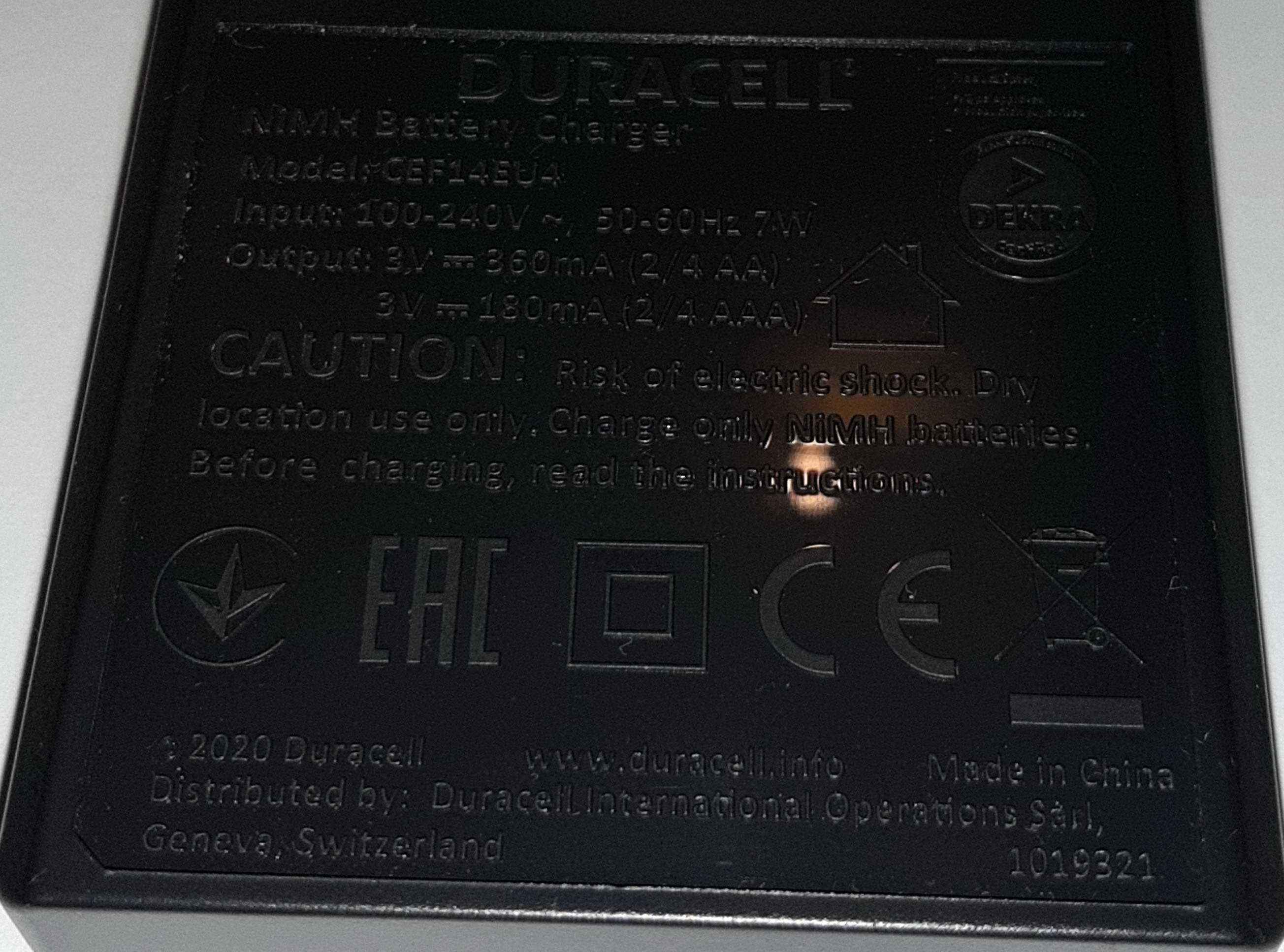 Зарядное для аккумуляторов Duracell CEF14