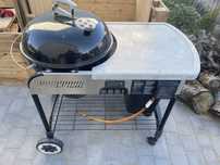 Grill weglowy Weber z gazowym rozpalaniem rożen do kurczaka