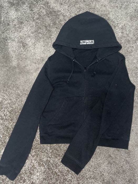 Vetements hiver 2017 guns club