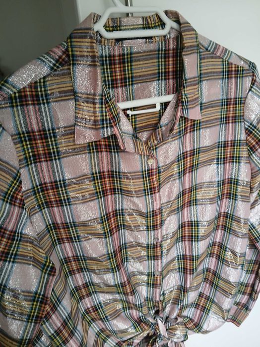 Linda blusa padrao quadrados tons rosa