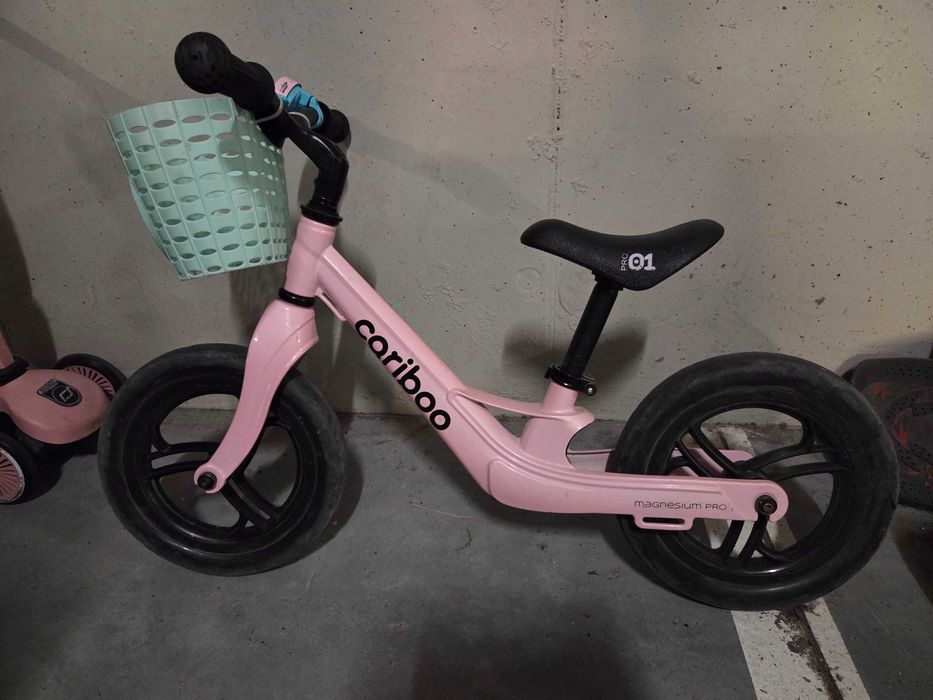 Rowerek biegowy Cariboo + kask Scootandride