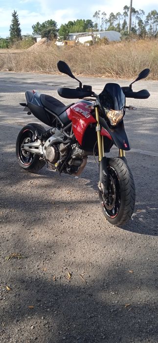 Aprilia Dorsoduro 750