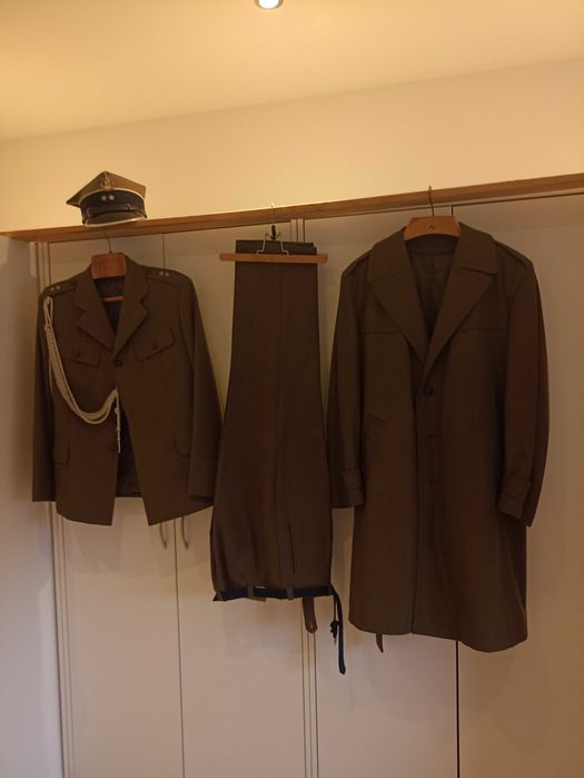 Sprzedam mundur wojskowy. Cena 220 zł