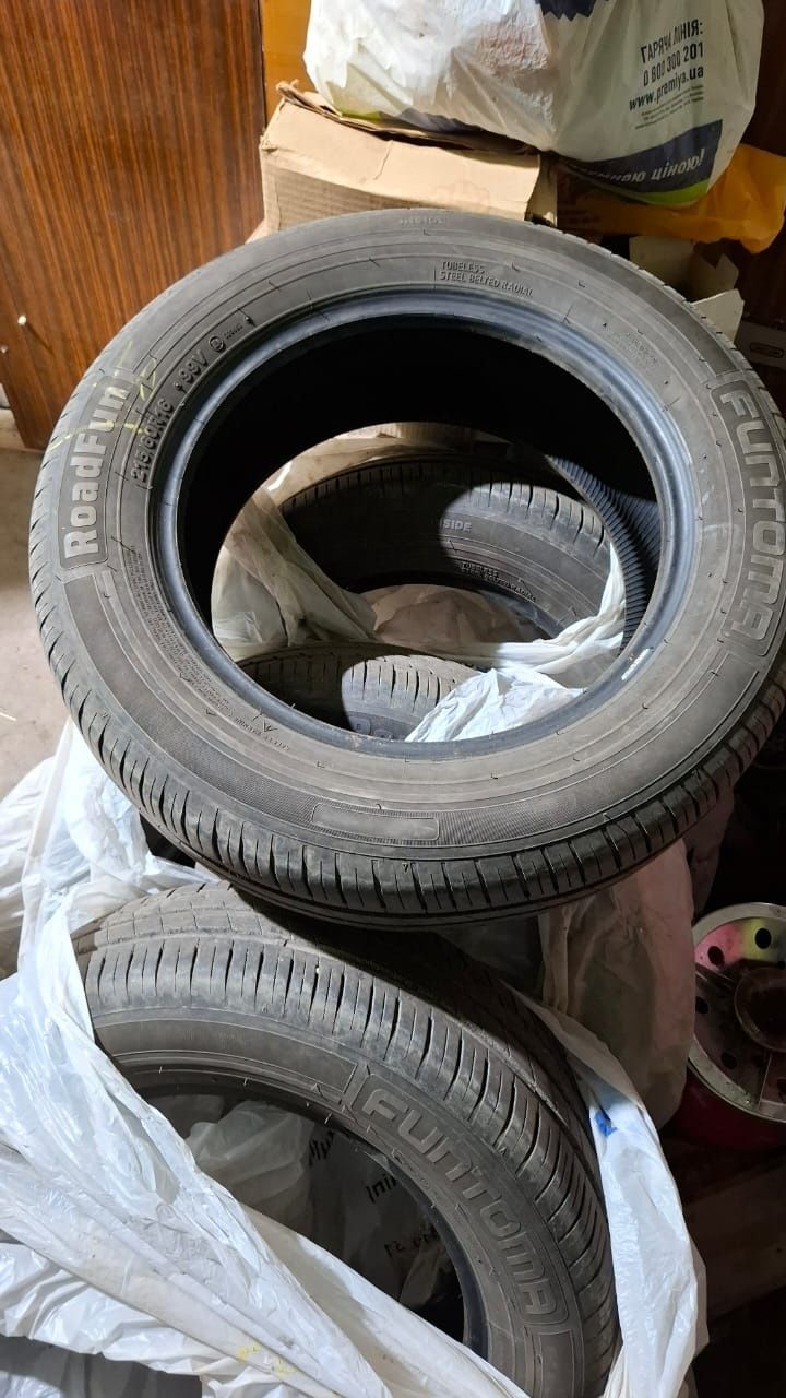 Продам резину funtoma-215 60 r16