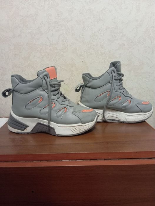 Жіночі теплі ботіночки