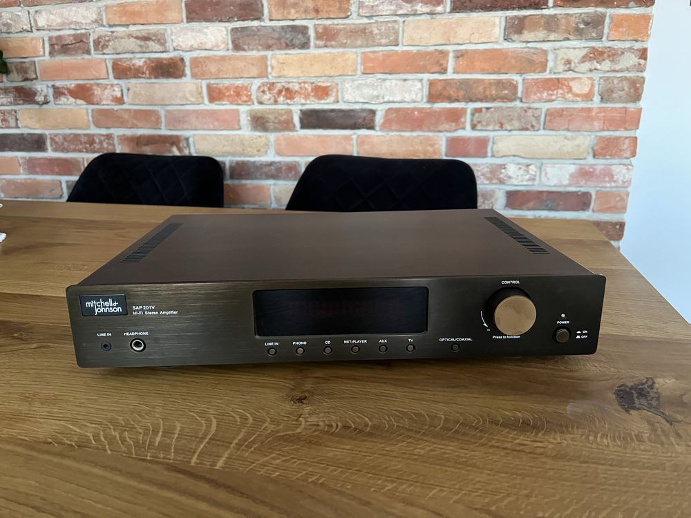 Wzmacniacz stereo Mitchell & Johnson SAP-201