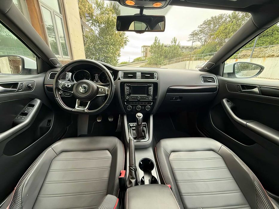 Volkswagen Jetta GLI      2015