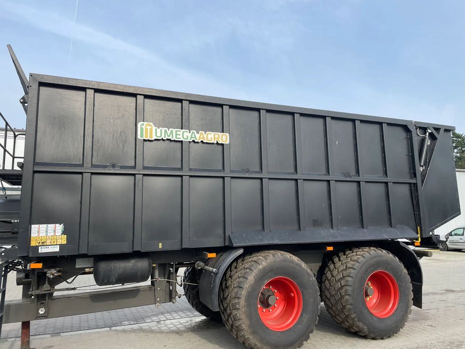 UMEGA Przyczepa wielozadaniowa UMEGA PI 20  Popokazowa Przyczepa wielozadaniowa UMEGA PI 20 (KMK Agro)