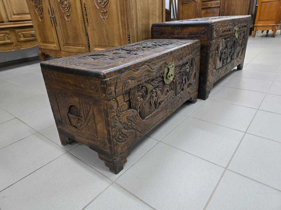 Dwie skrzynie rzeźbione. Transport cały kraj.