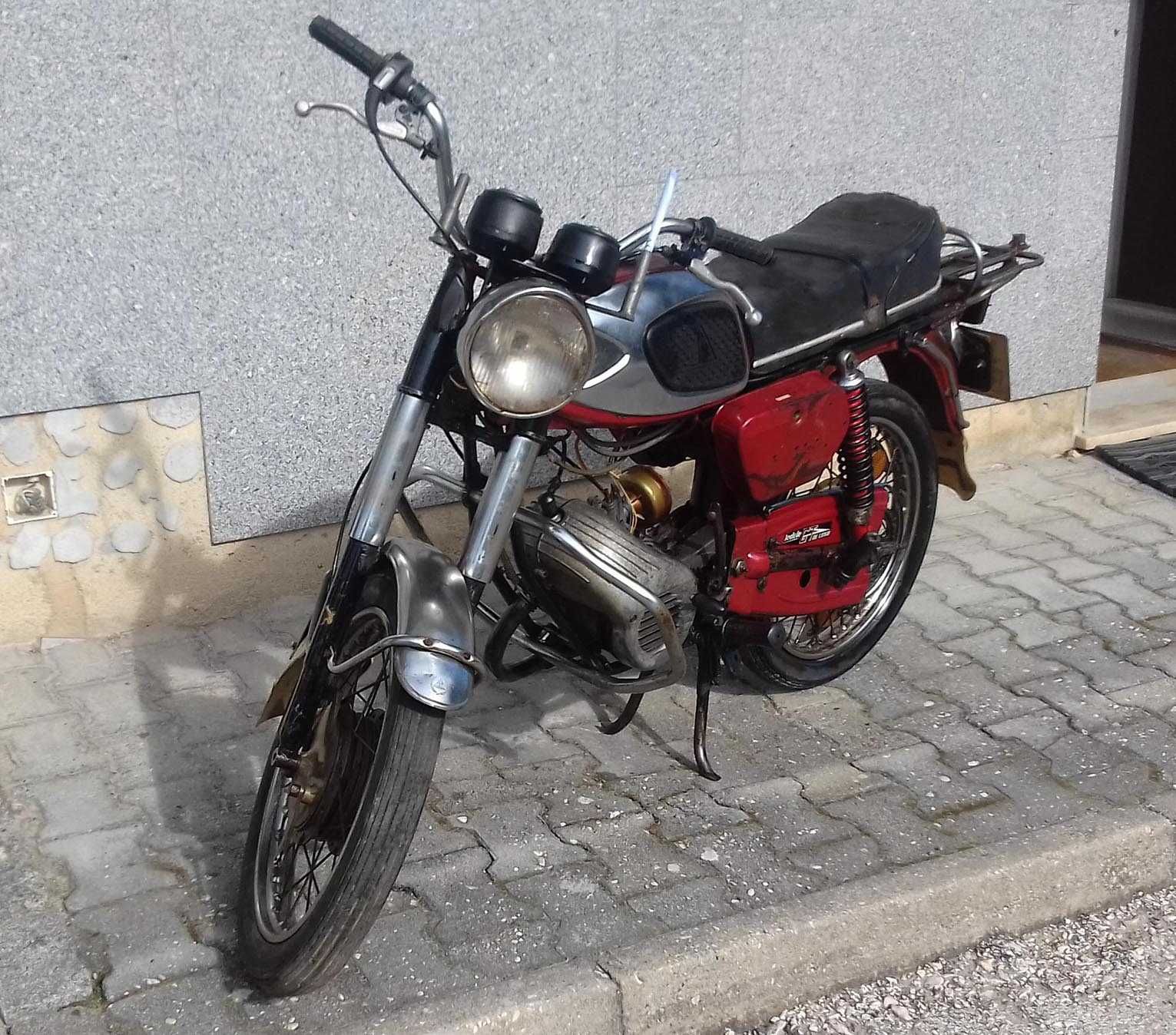 Moto Dunia Efs, motor Zundapp
