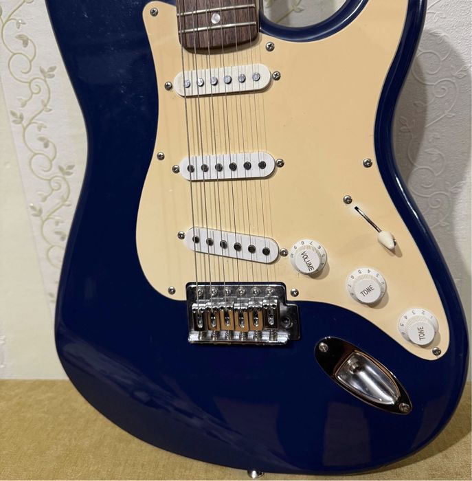 Електрогітара Squier by Fnder Bullet Strat