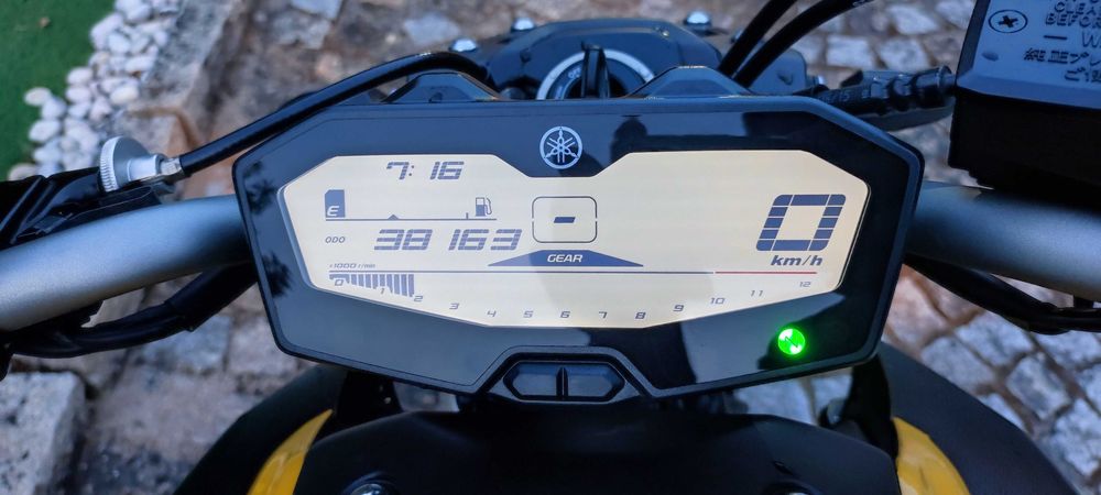 Yamaha MT-07 Amarela