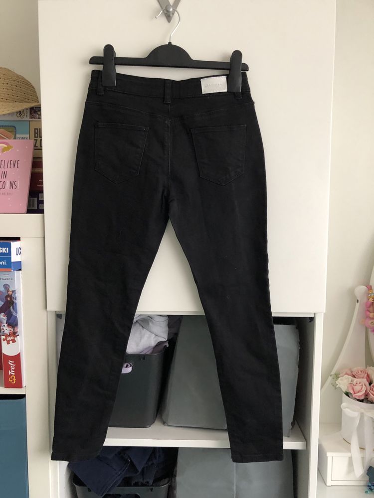 Spodnie czarne jeansy dzinsy 146 skinny rurki 10-11 waskie
