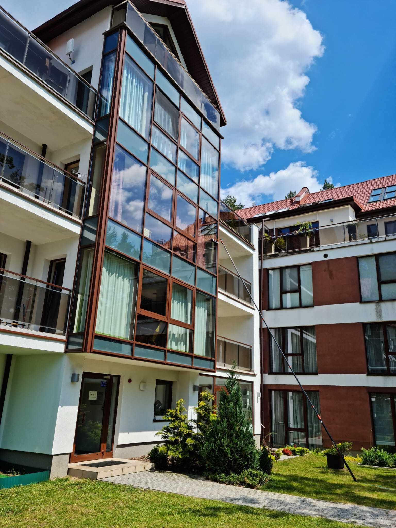 Mycie okien, przeszkleń, elewacji do 20m wysokości z ziemi
