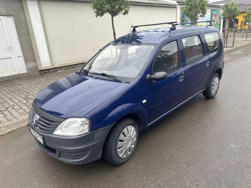 Dacia Logan 2009 рік