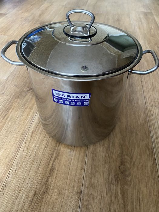 Продам кастрюлю 8 литров б/у