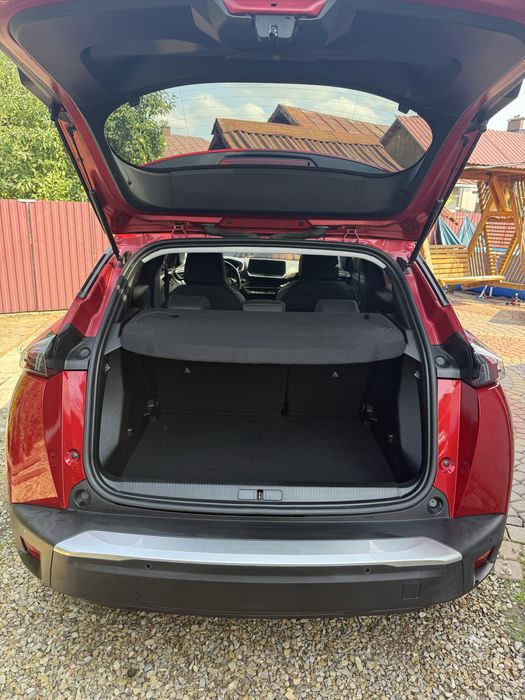 Peugeot E2008 Електро 300 км