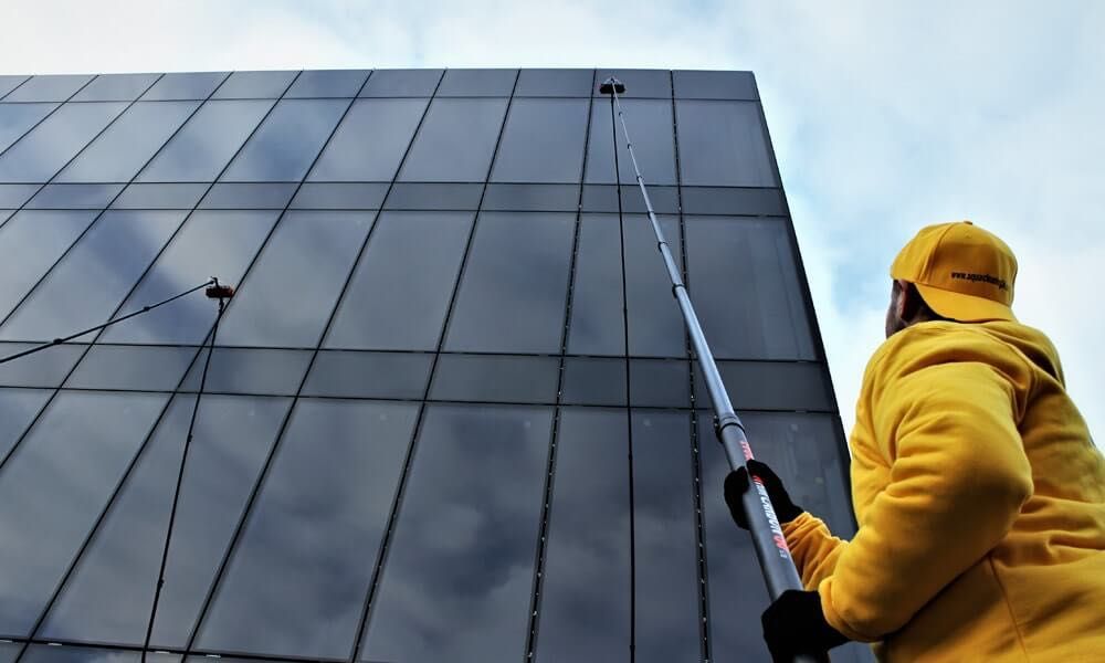 Mycie okien Mycie na wysokości Mycie fasad Przeszkleń Fotowoltaika