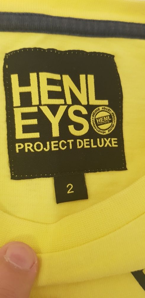 Яркая футболка Henleys Project Deluxe, оригинал, фирменная.