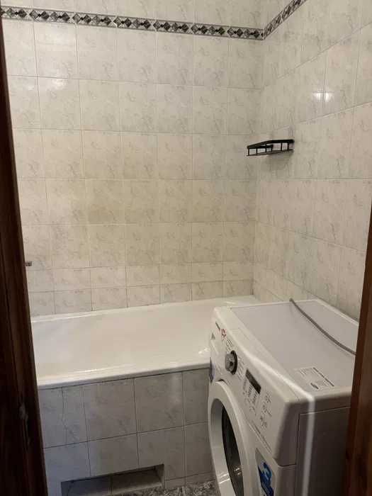 продаж 2 кім Лариси Руденко метро Позняки  Піраміда пр Бажана Безнал