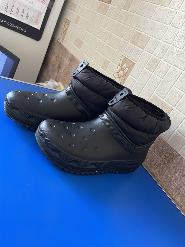 Жіночі дутики Crocs Classic Neo Puff Shorty Boot