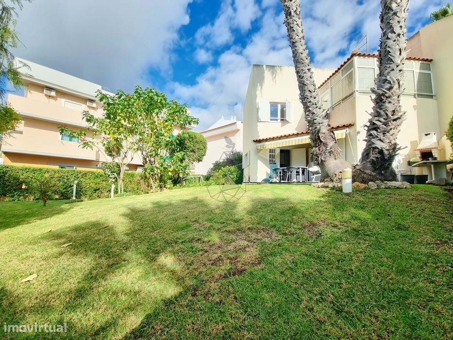 Moradia T3  em Condomínio com Piscina para Arrendamento Anual em Alvor