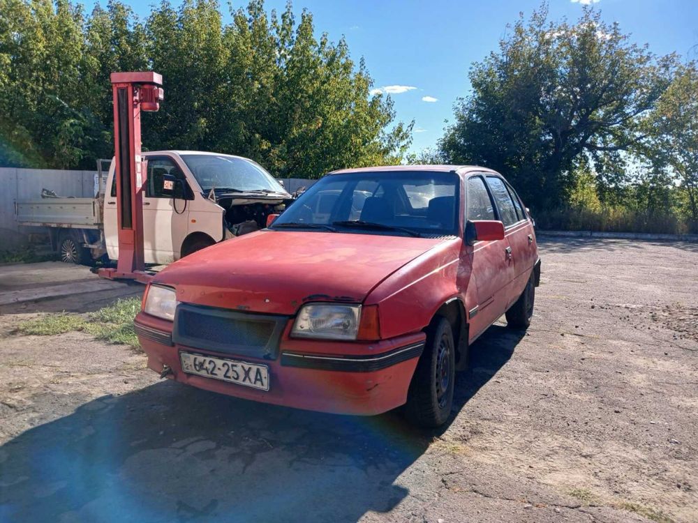 Продам Opel Kadet 88 год 1.6 автомат