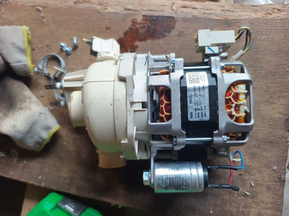 Запчастини до вбудованої посудомийки  CANDY CDI 1L949