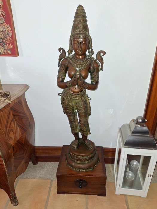 estatua em bronze de deusa indiana