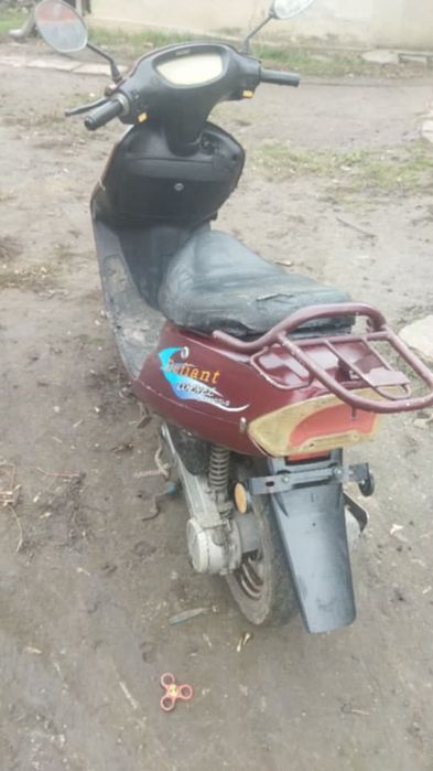 Продам 2х тактний скутер находу