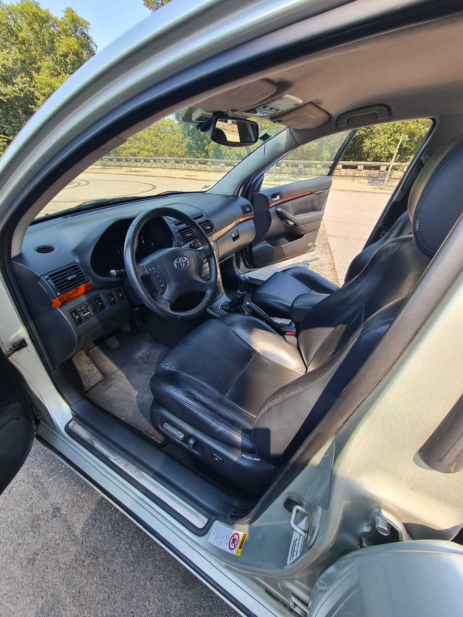 Toyota Avensis 2.0 - 2004