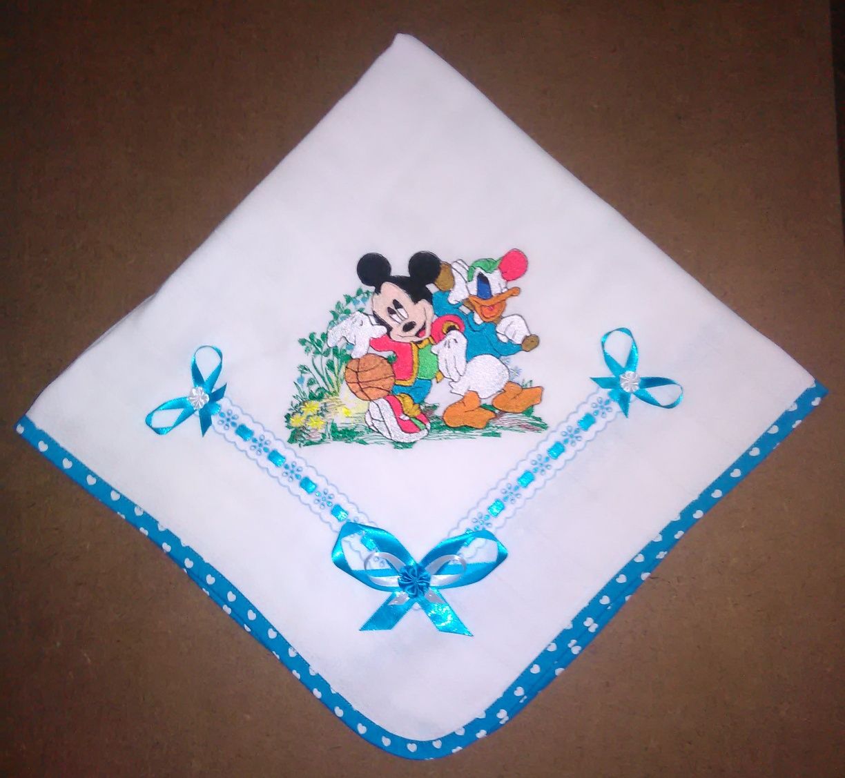 Fralda Bordada "Mickey Mouse e Pato Donald"
