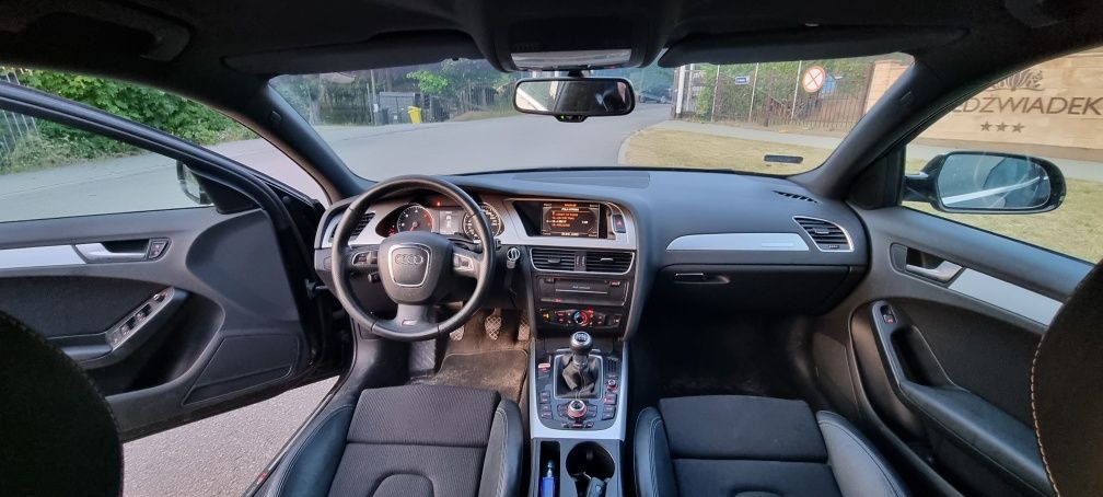 AUDI A4 B8 quattro 2.0 tdi manual S-LINE 2010