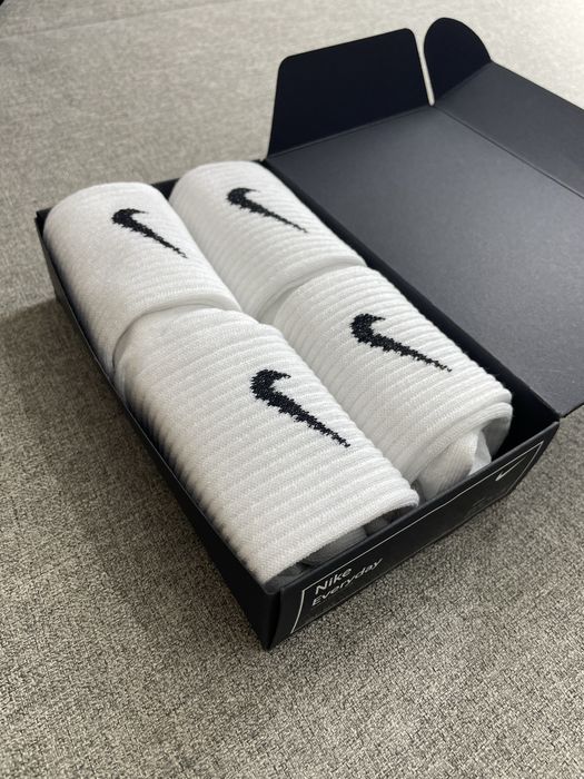 Nike Wysokie Białe Skarpety 4 pary 42/46