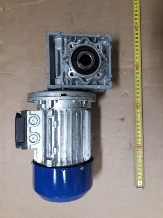 Motoreduktor 400v 0.55kw 92 obroty