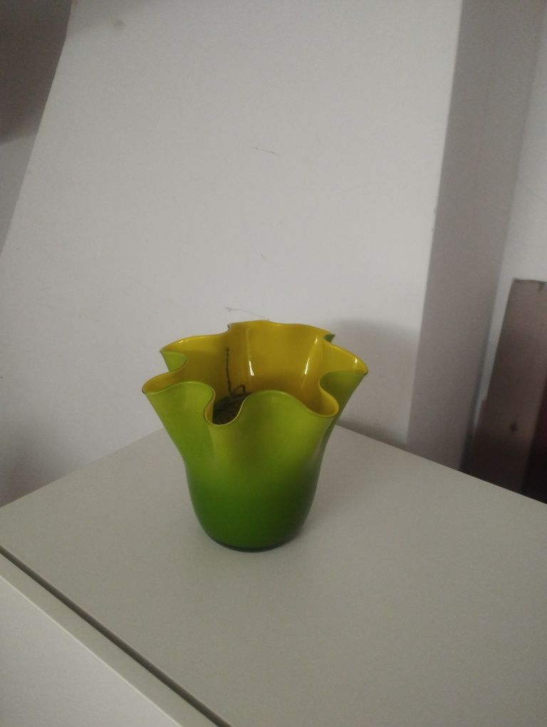 Jarra verde para decoração
