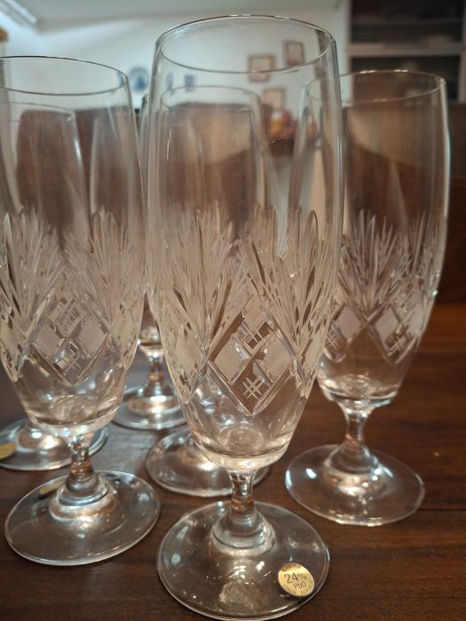 Boêmia. Taças de champanhe