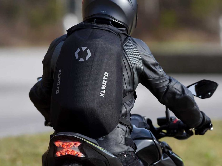 Mochila motard rígida