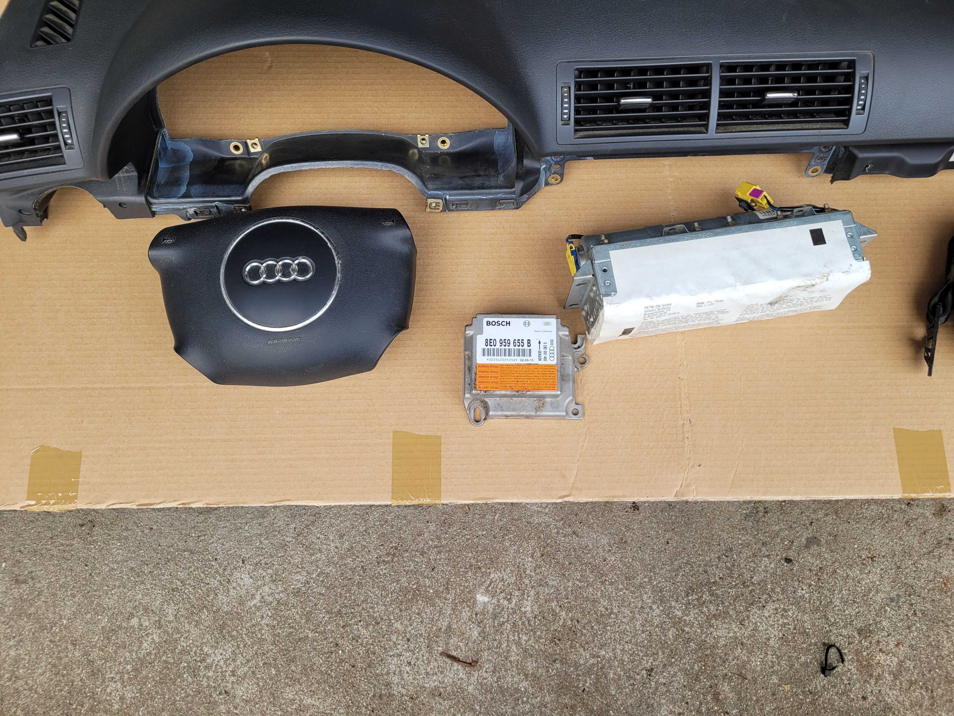 Deska rozdzielcza konsola pulpit airbag AUDI A4 B6 komplet