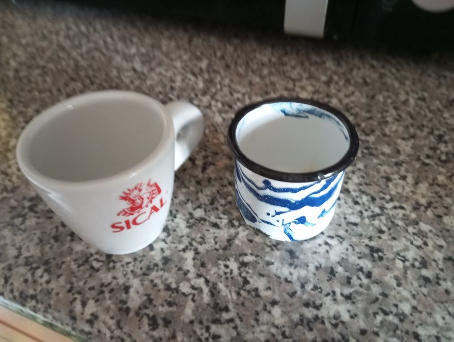 Púcaro de esmalte pequeno