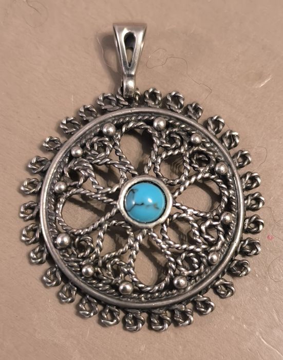 Zawieszka srebrna z turkusowym kamieniem
