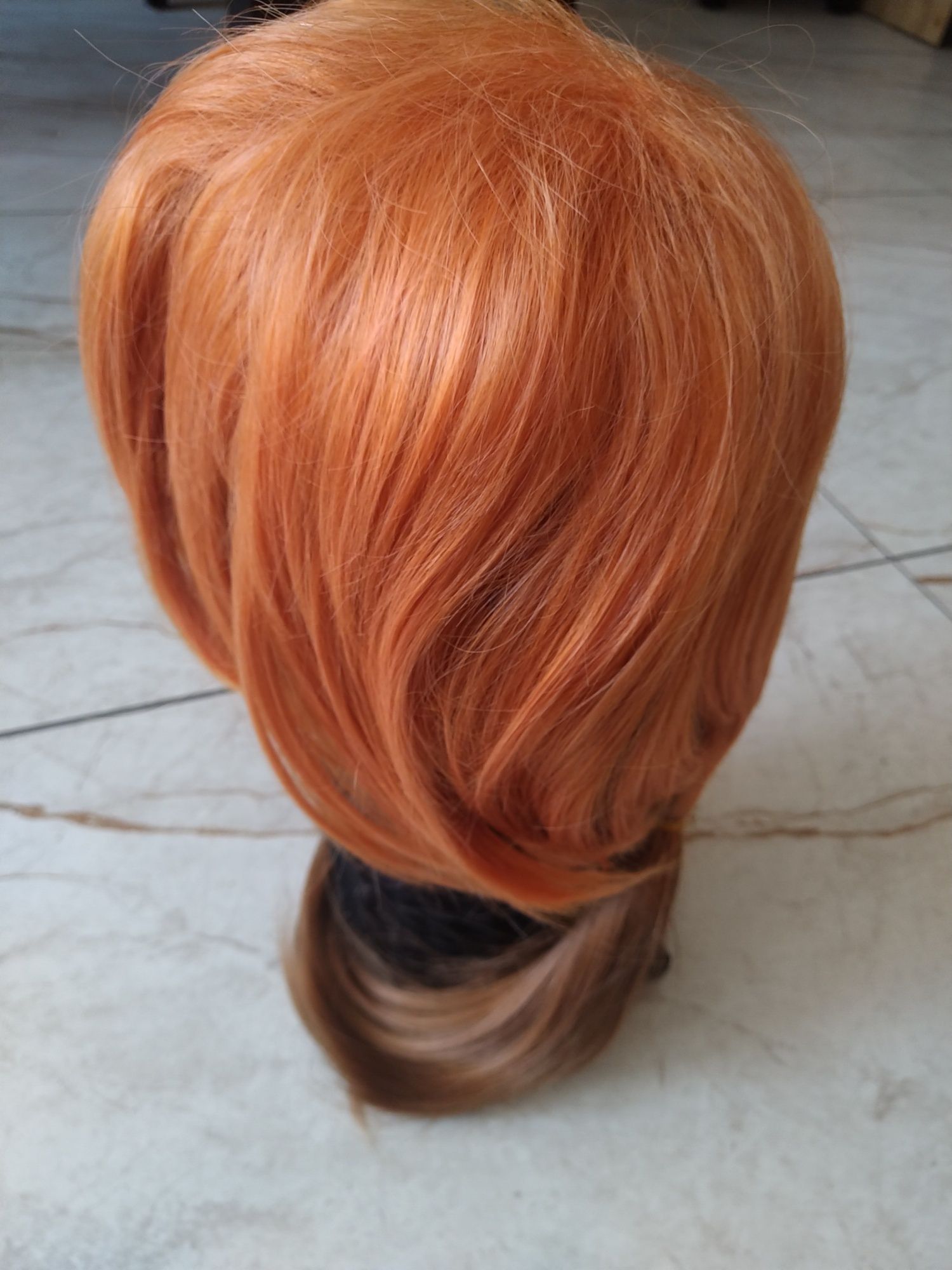 Perulka ruda długie włosy