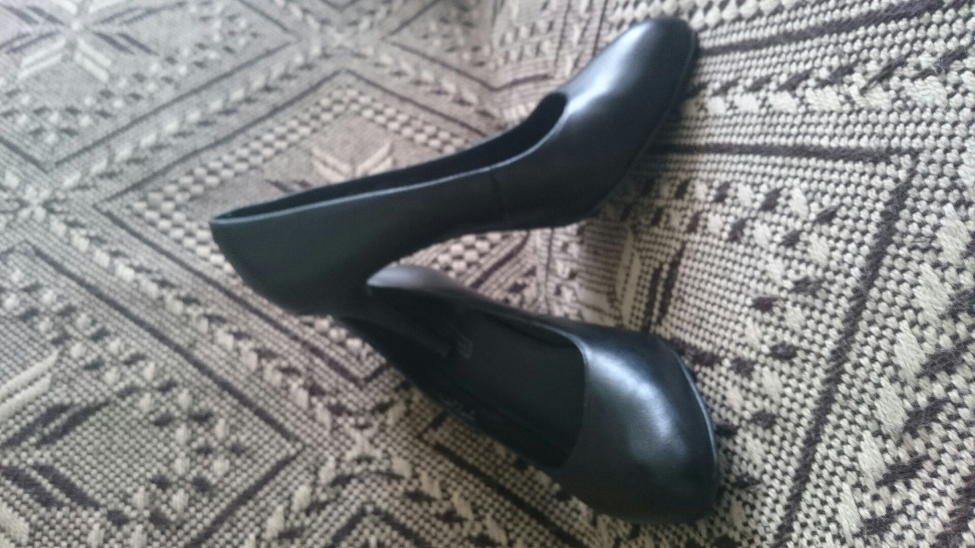 Buty wyjściowe damskie czarne szpilki rozmiar 38 5th Avenue