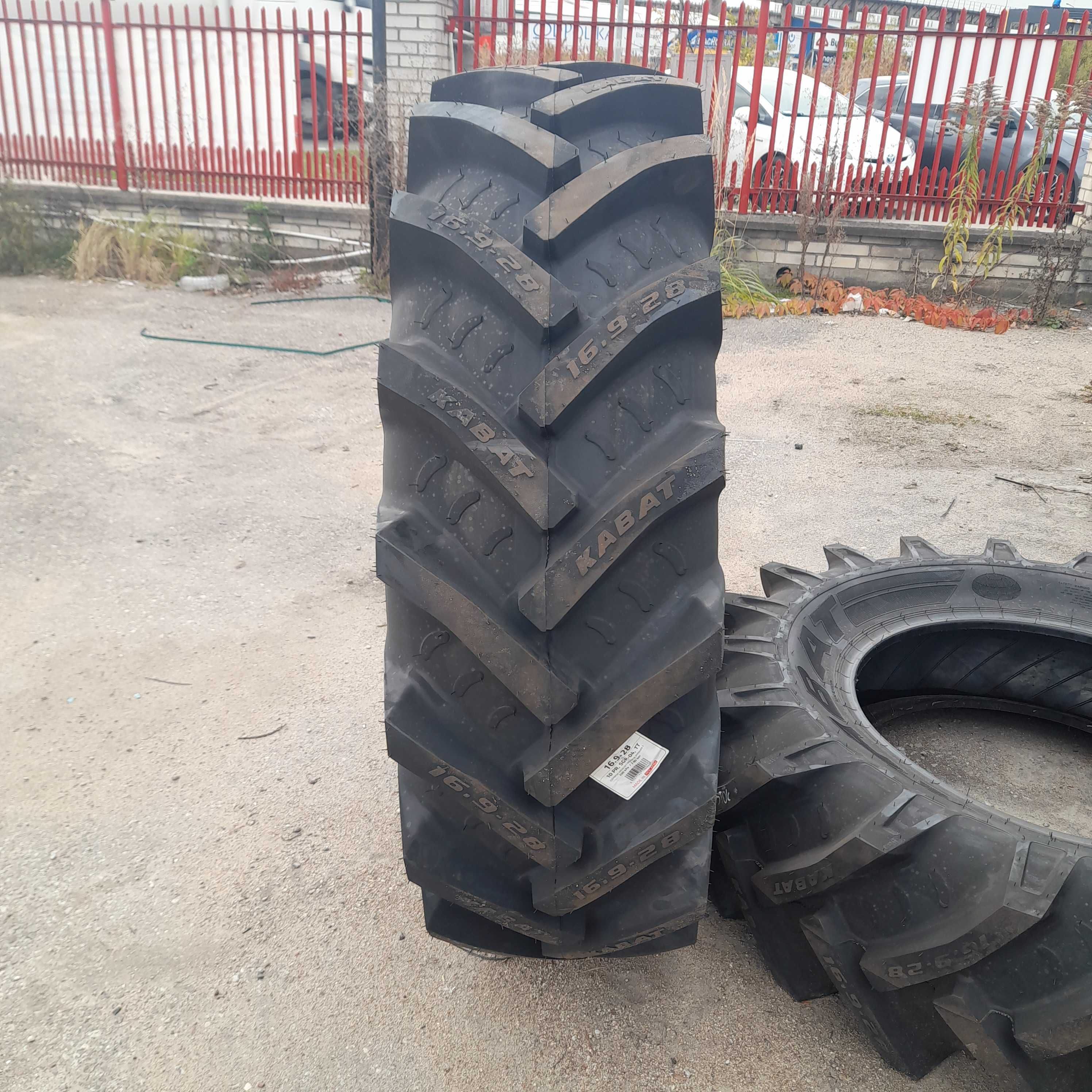 Opona 16.9-28 10PR TT SGP-04 Kabat